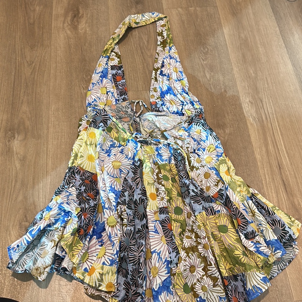 Zara daisy printed halter dress-very flattering a little short for a medium - Picture 2 of 2